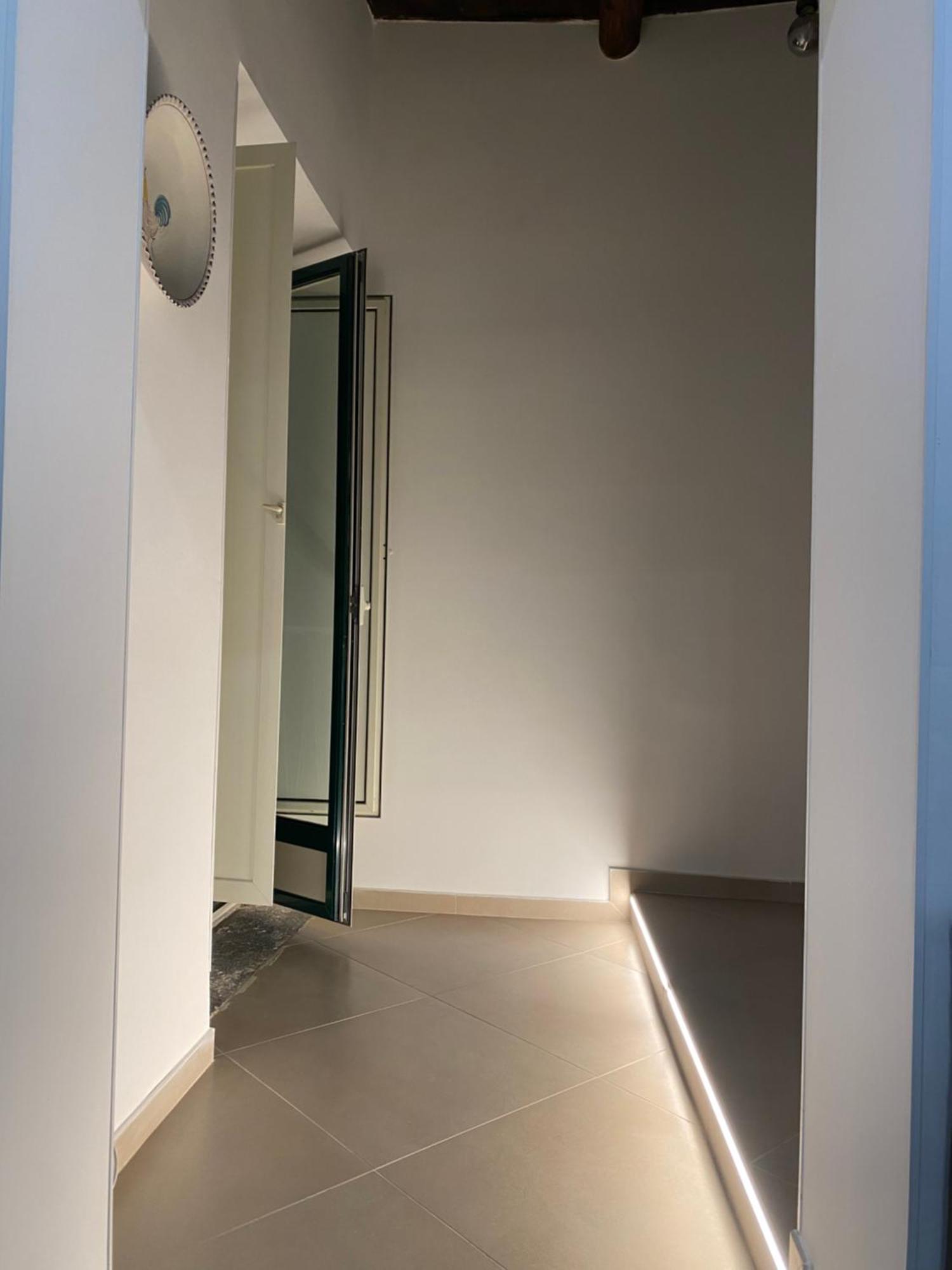 All'Imbrunire Exlusive Apartment Salerno Luaran gambar