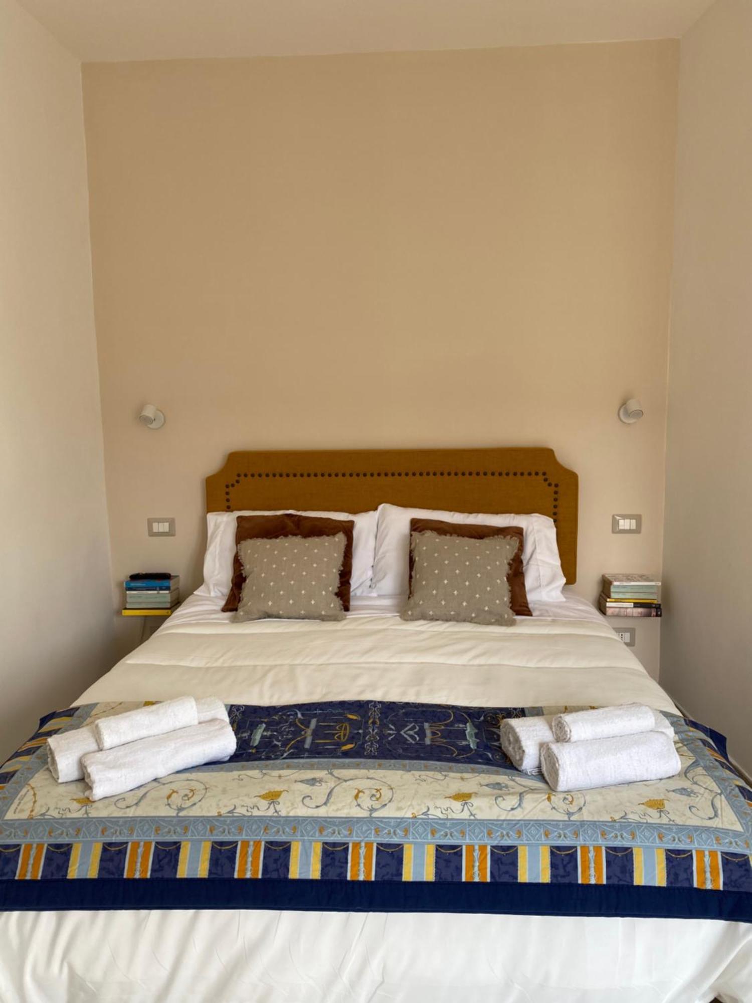 All'Imbrunire Exlusive Apartment Salerno Luaran gambar