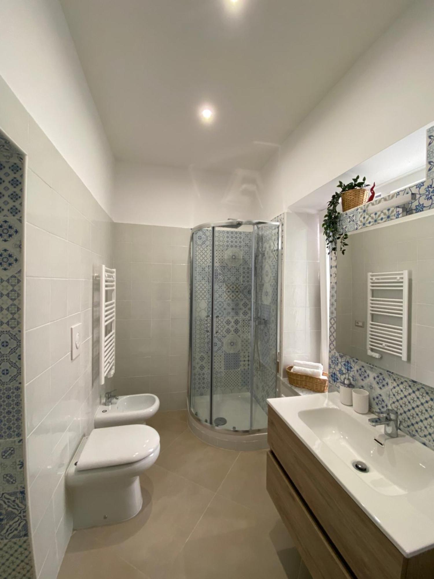 All'Imbrunire Exlusive Apartment Salerno Luaran gambar