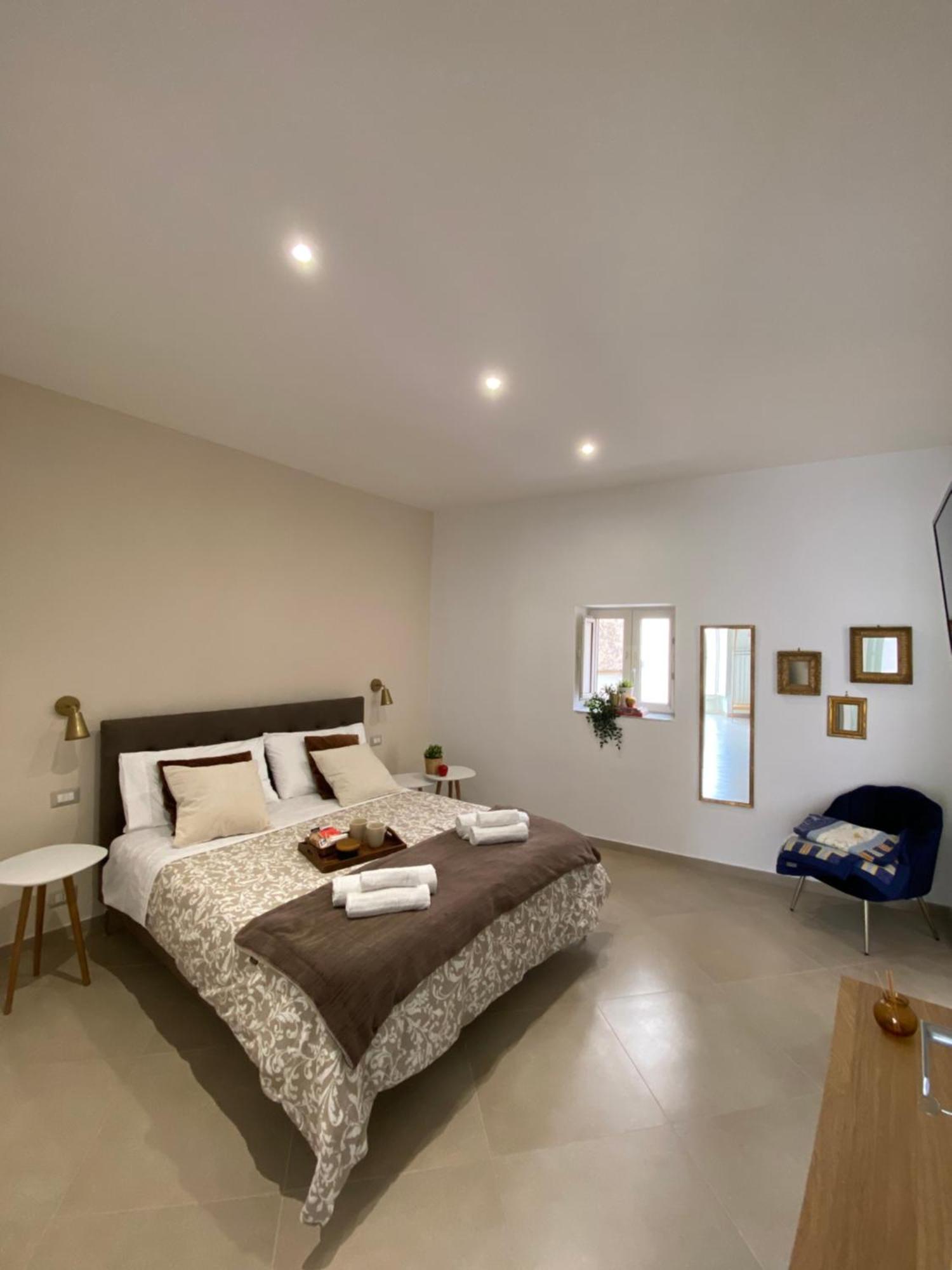 All'Imbrunire Exlusive Apartment Salerno Luaran gambar